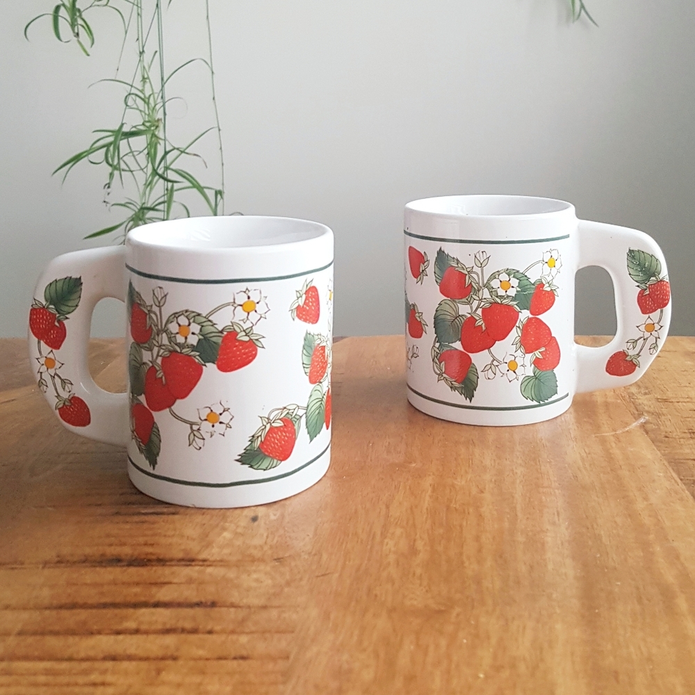 Set of 2 Vintage Strawberry Mugs